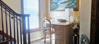 Family sized home 3 Minutes to the Jet Express and 30 minutes from Cedar Point! 