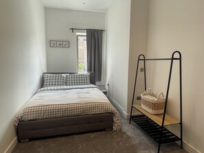 2 soverom, strykejern/-brett, wi-fi og sengetøy