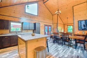 Dining - Brand New Luxury Cabin/Hot tub/Game Rm/Pool table (Sevierville)