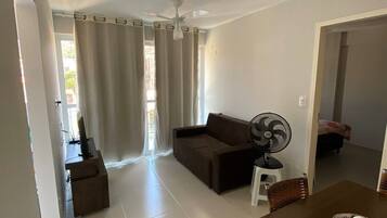 Basic Apartment | Living area
