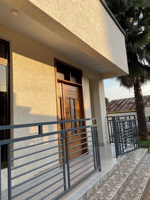 تفاصيل الفندق من الخارج