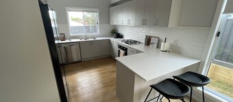 A comfortable home away from home close to the John Hunter hospital. 