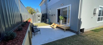 A comfortable home away from home close to the John Hunter hospital.
