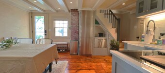 Seaside Getaway Cottage & Loft w Deck, 2 Parking, Ocean Views, Shops