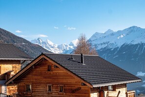 Exterior - Superb 5-room apartment, entrance hall, opening onto a pleasant living room with mezzanine, open and (St-Luc)