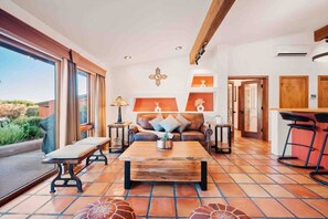 Smart TV - Chapel Vista Home With Stunning Views of Red Rocks & Chapel. Hot-Tub & Gardens. (Sedona)