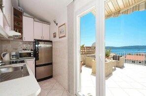 Apartment, Smoking - Apartments Bozo - Amazing Terrace and sea View (Okrug)