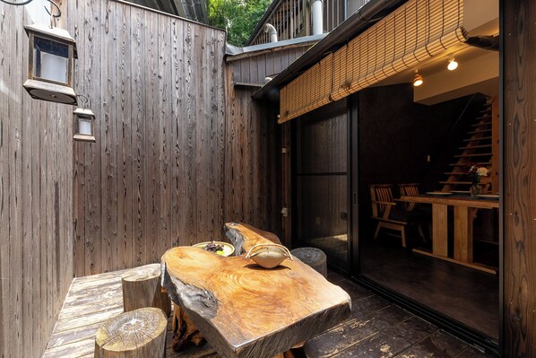 屋外ダイニングエリア