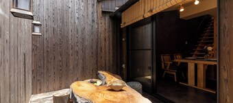 Certify Kyomachiya [Himoewya] Fully furnished house with a walk to Kiyomizu-dera Temple, Chiji-in Temple, Yasaka Shrine and Kyoto National Museum of Art.