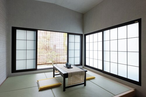 Certify Kyomachiya [Himoewya] Fully furnished house with a walk to Kiyomizu-dera Temple, Chiji-in Temple, Yasaka Shrine and Kyoto National Museum of Art.