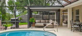 Spacious Beachy Retreat with Heated Pool! Short walk to beach•Pet friendly•Bikes