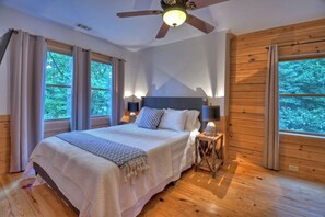 3 chambres, bureau, Wi-Fi gratuit, draps fournis