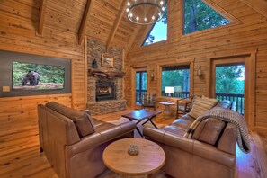 Fernseher, Kamin, Tischtennisplatte