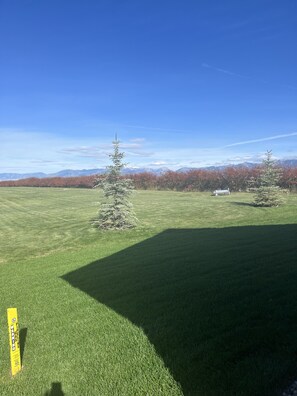 Property grounds - New, Centrally Located, Awesome 3 Bedroom Townhome in big sky Bozeman Montana! (Bozeman)