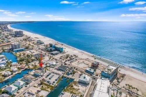 122 Isle Be Back Waterfront Paradise: Cozy 3BR