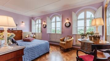 5 chambres, coffres-forts dans les chambres, fer et planche Ă  repasser