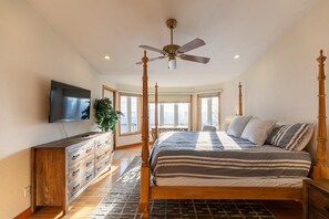 4 bedrooms, free WiFi, bed sheets