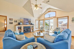 Fernseher, Kamin, Tischfußball