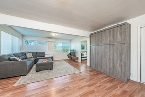 Smart TV, fireplace, video games, table tennis