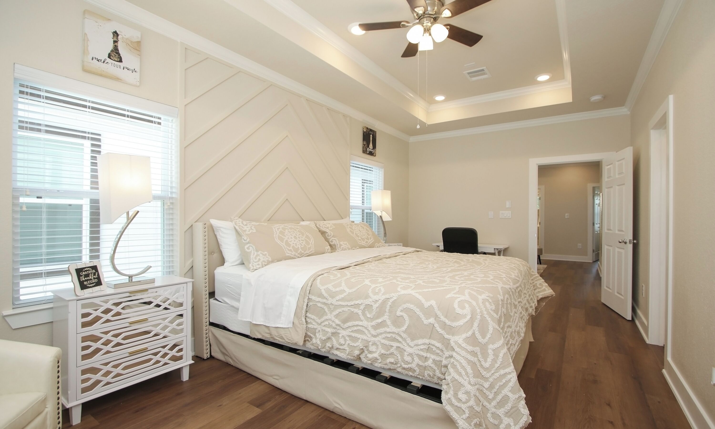 2 slaapkamers, een strijkplank/strijkijzer, wifi, beddengoed