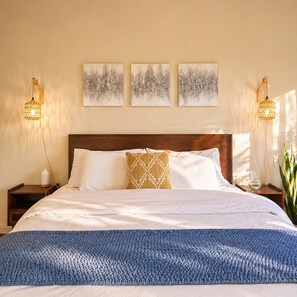3 bedrooms, desk, iron/ironing board, free WiFi