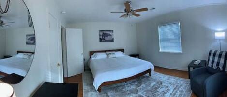 3 bedrooms, desk, iron/ironing board, free WiFi