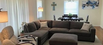 Lida's Place - 3 BR 2 BA Ranch House - 7.6 miles to Grenada Lake