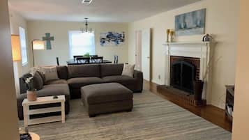 Smart TV, fireplace, DVD player, books