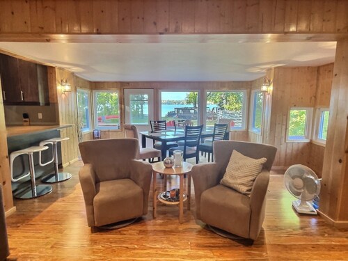 Lakefront Hot Tub Cabin | 4-Season | Dock | Sleeps 8