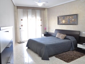 3 bedrooms, WiFi, bed sheets - Acogedor apartamento en Burriana centro (Burriana)