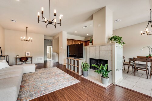 Rockwall 3-bedroom Townhouse near Lake Ray Hubbard, short drive to Dallas