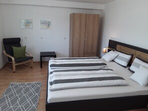 2 Schlafzimmer, Bügeleisen/Bügelbrett, kostenloses WLAN, Bettwäsche