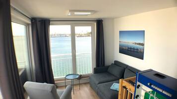 Fernseher, Kamin, Videospiele, Stereoanlage