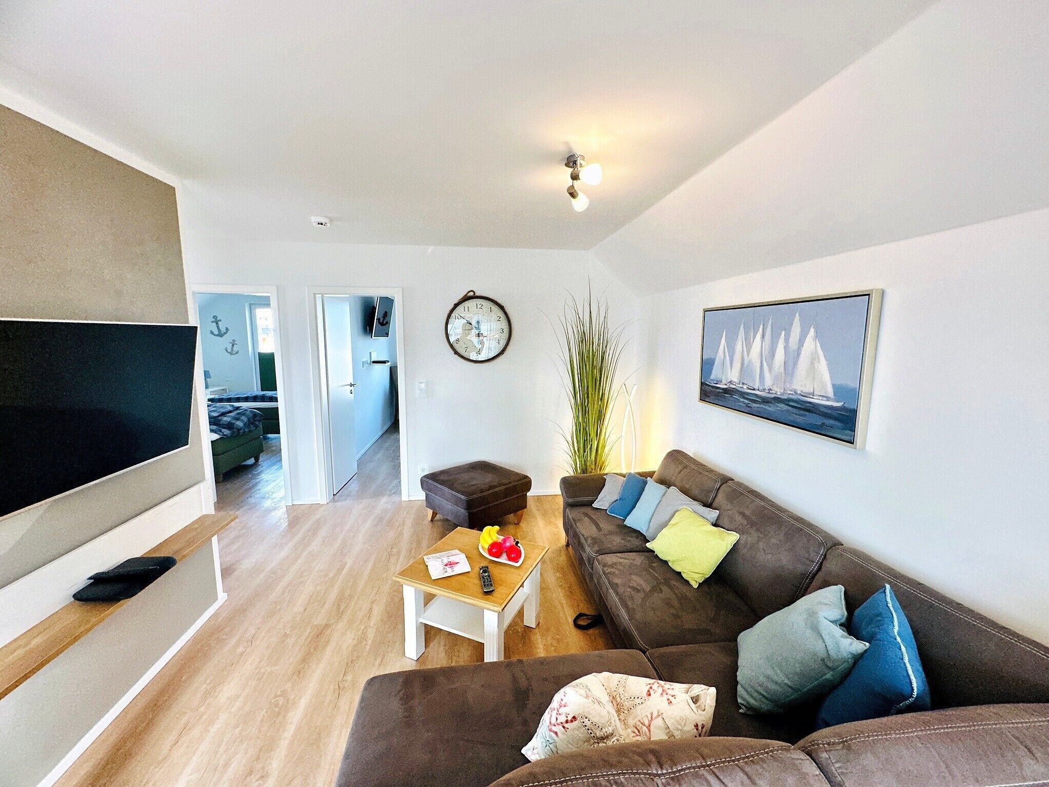 Fernseher, Kamin, Stereoanlage