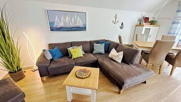 TV, fireplace, stereo
