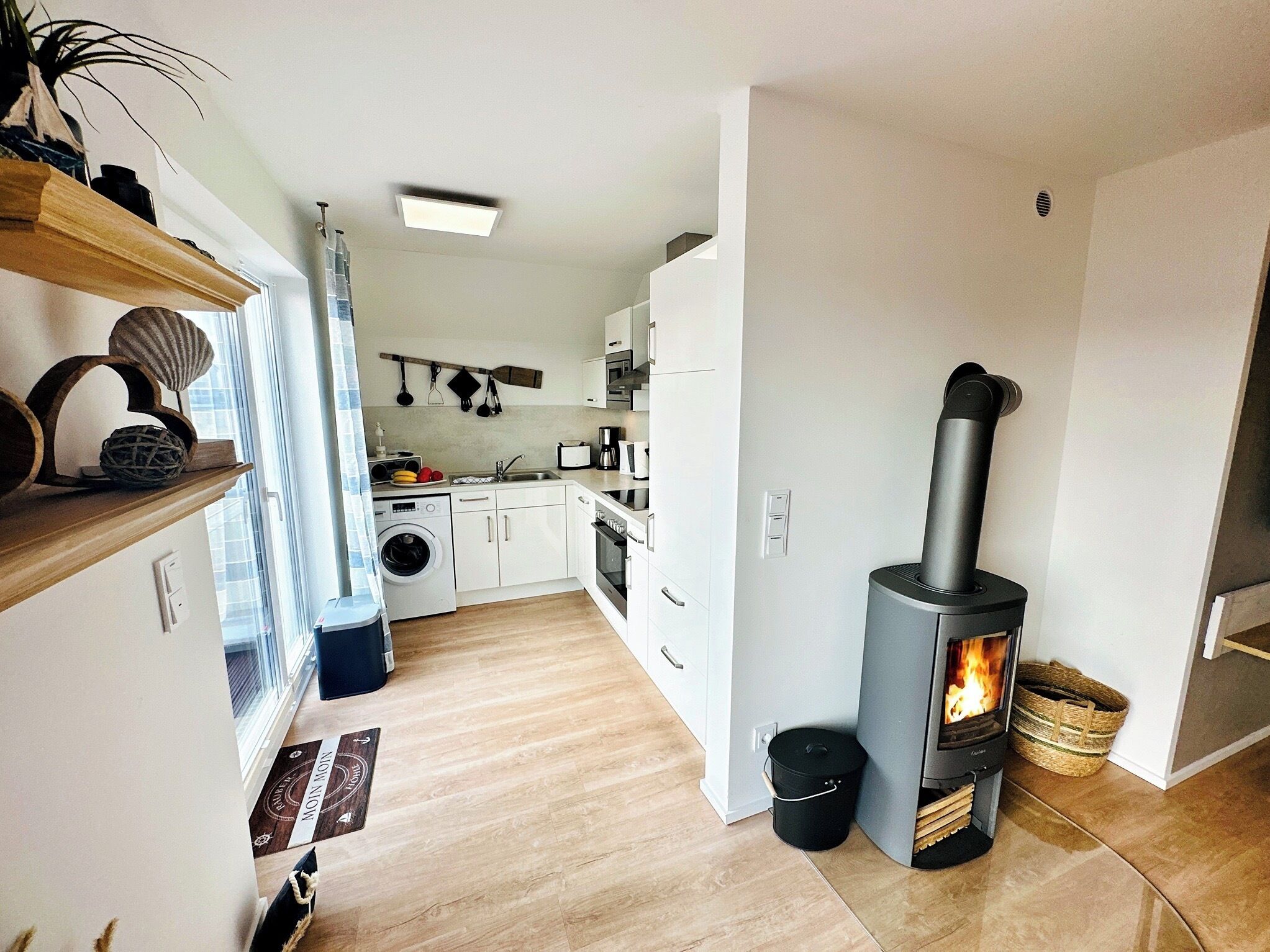 Køleskab, mikrobølgeovn, ovn, kogeplade