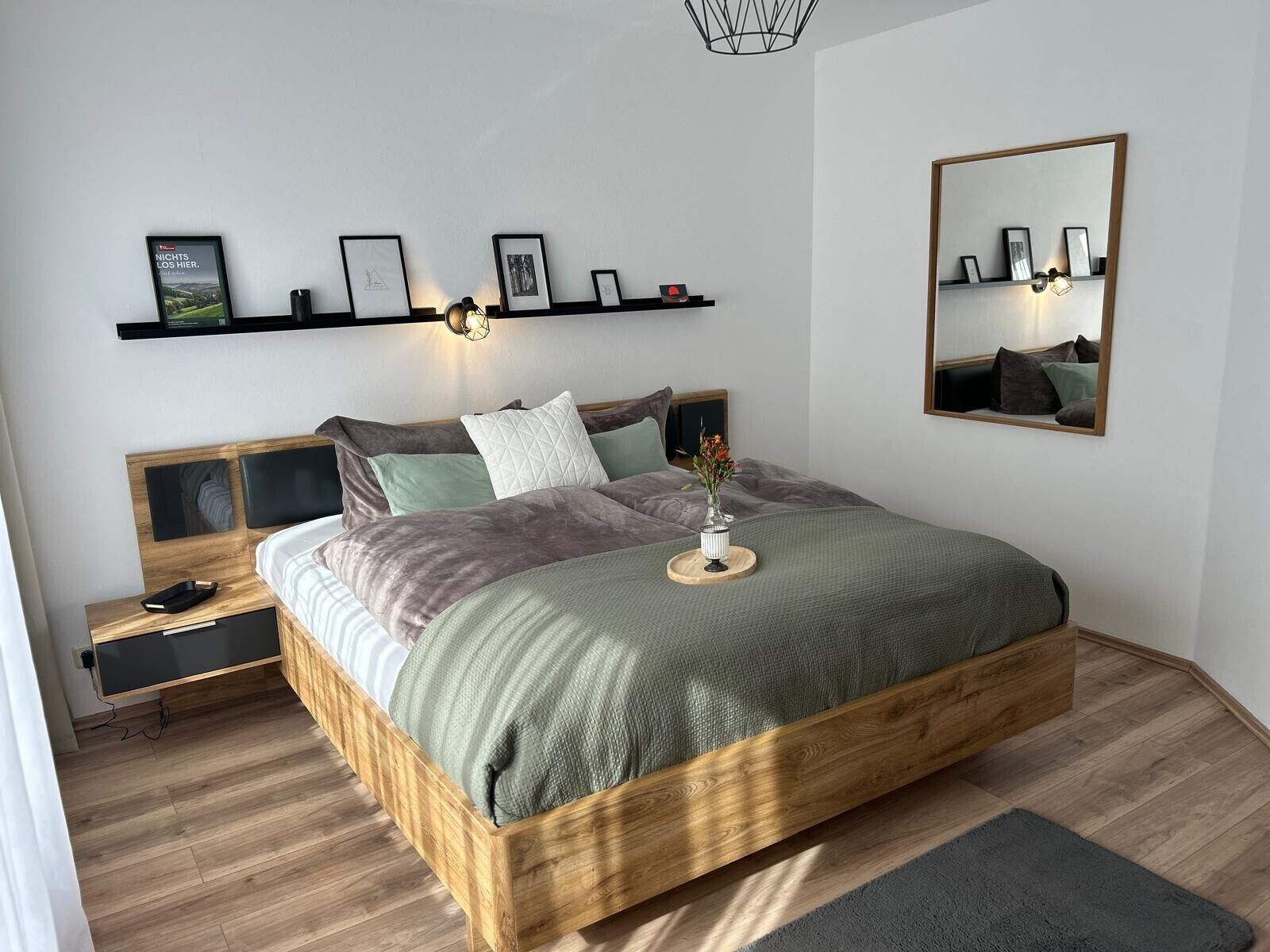 1 habitación, tabla de planchar con plancha, wifi gratis y ropa de cama 