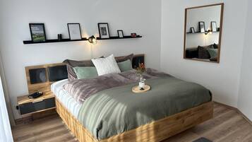 1 habitación, tabla de planchar con plancha, wifi gratis y ropa de cama