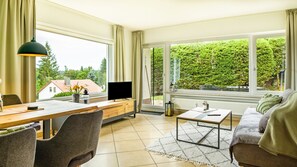 TV - Apartment "Tannenblick" with Private Terrace & Wi-Fi (Schönwald)