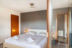 3 makuuhuonetta, ilmainen Wi-Fi, vuodevaatteet