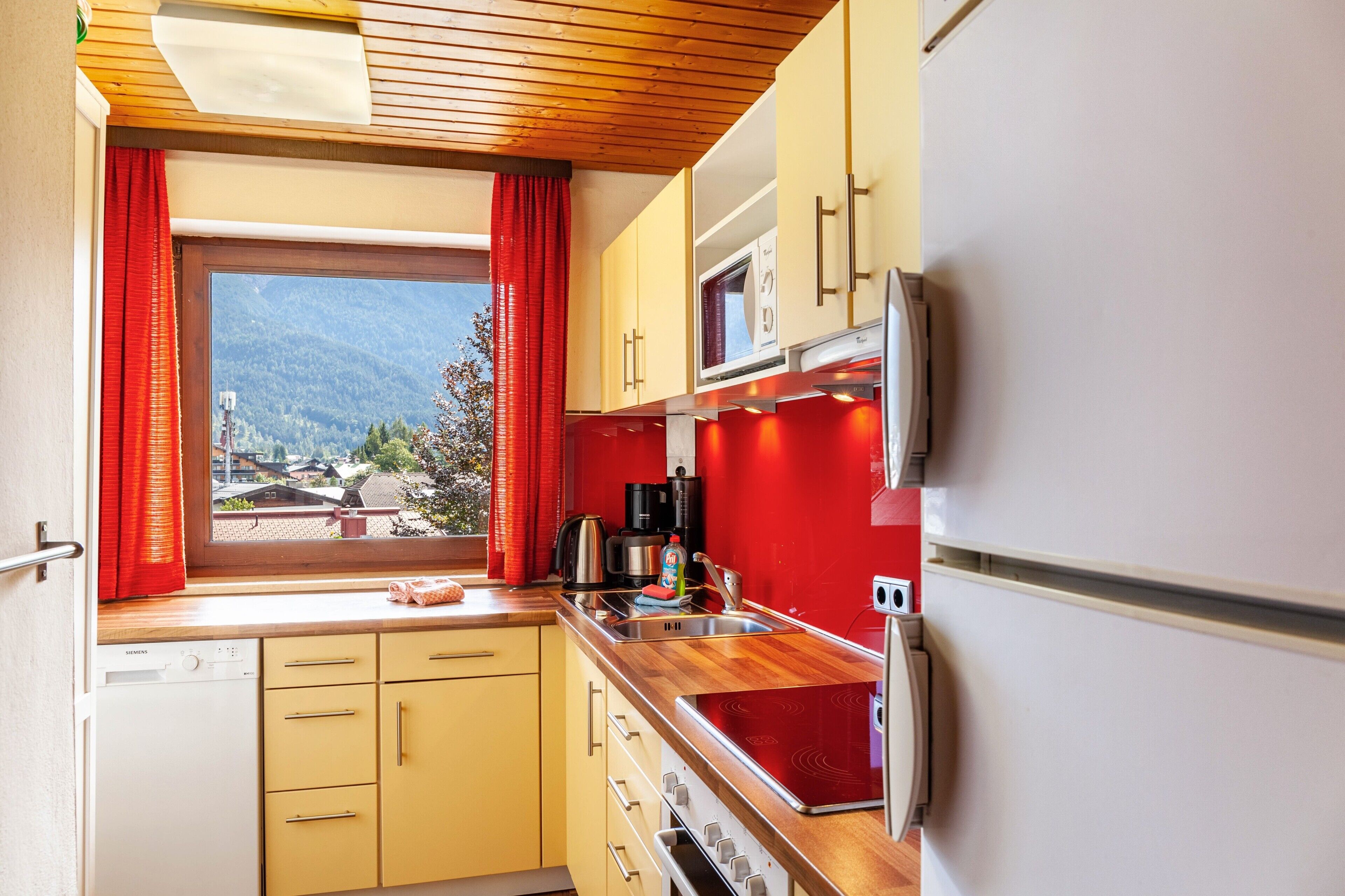 Réfrigérateur, four, plaque de cuisson, lave-vaisselle