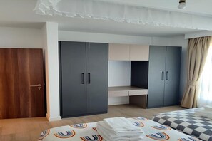 4 chambres, fer et planche à repasser, Wi-Fi, draps fournis