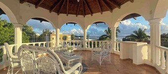 Welcome to Casa Blanca Samana : Full House ! 