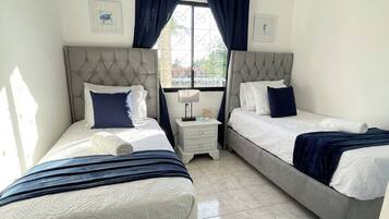 5 bedrooms, iron/ironing board, WiFi, bed sheets