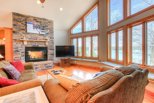 TV, fireplace, foosball, books