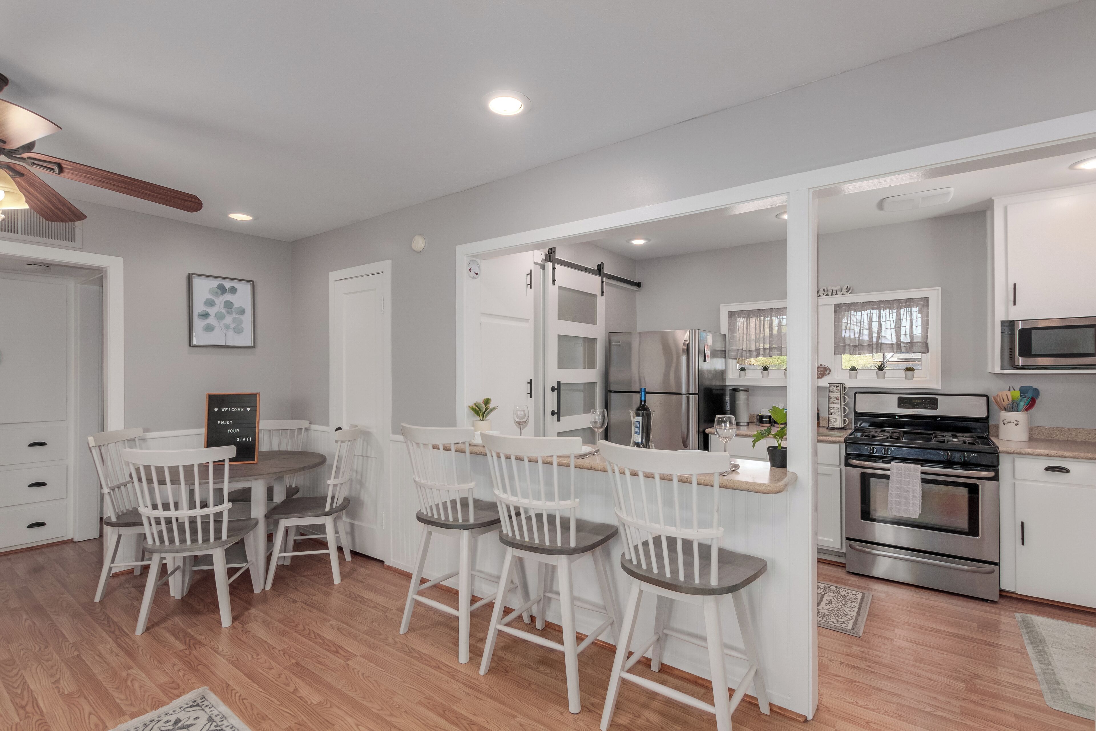 冰箱、微波炉、烤箱、炉灶