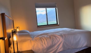 1 bedroom, WiFi, bed sheets - Willowline Cabin #6 (Kalispell)