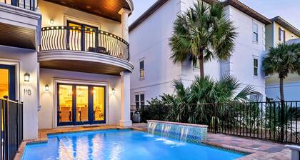 6 Seater Golf Cart Included! Large Private Pool, Chef's Kitchen! Gaming/Media Room!