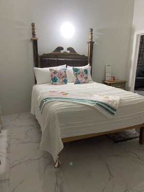 2 bedrooms, iron/ironing board, WiFi, bed sheets - Marc Cozy Nest is one of Jamaica’s best kept secrets!  (Saint Ann's Bay)