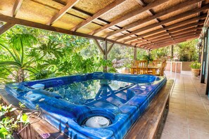 Outdoor dining - Tafat's Haven Lodge - Privacy, Luxury, Nature. (Nurit)